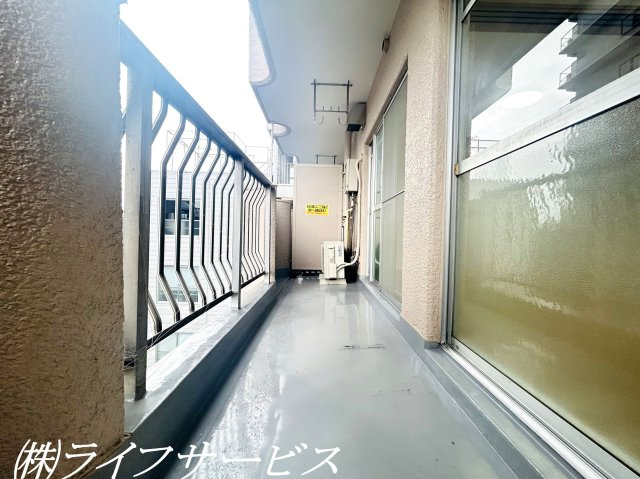 【バルコニー】 | ネオハイツ新大阪 | 南向きのバルコニーです♪（入居前・2024年6月撮影）