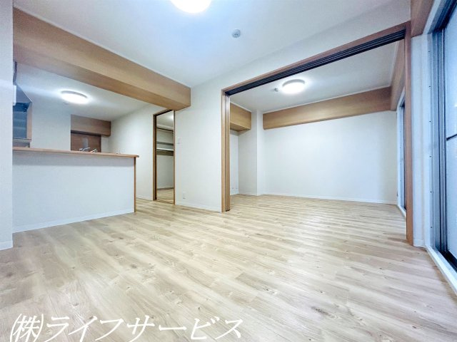 【居間・リビング】 | ネオハイツ新大阪 | 室内は全面リフォーム履歴があるのですぐのご入居が可能です♪（入居前・2024年6月撮影）