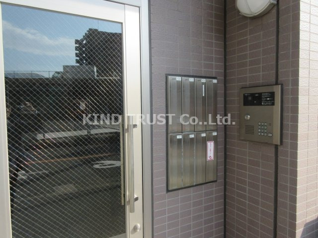 ハピネス浦江のエントランス