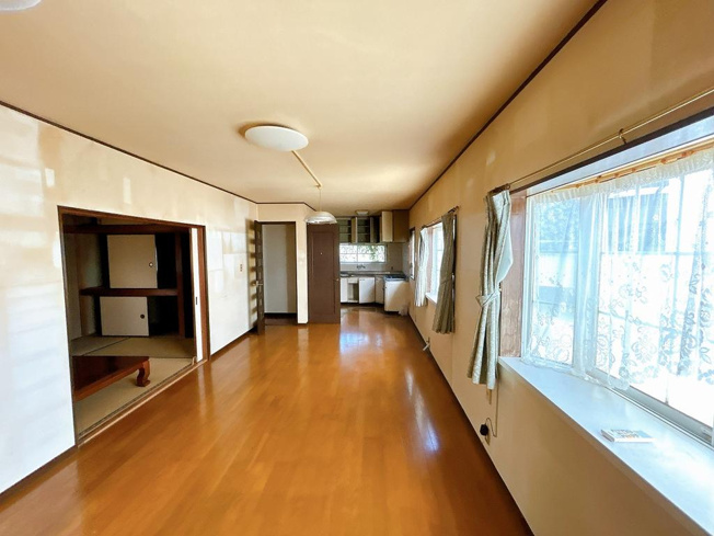 【居間・リビング】 | 土浦市烏山5丁目　中古戸建