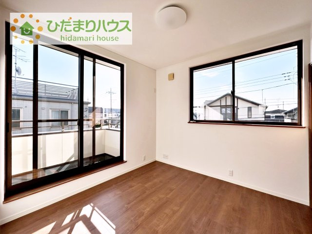 【洋室】 | つくば市東光台2丁目　中古戸建　 | バルコニーに面した明るい洋室☆
