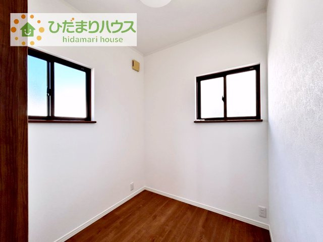 【洋室】 | つくば市東光台2丁目　中古戸建　 | 光の影響を受けにくいので、物の保存に最適♪