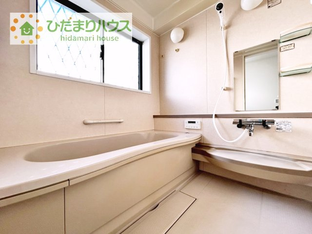 【浴室】 | つくば市東光台2丁目　中古戸建　 | 浴室には手すりが付いているので、ご年配の方にも安心です♪