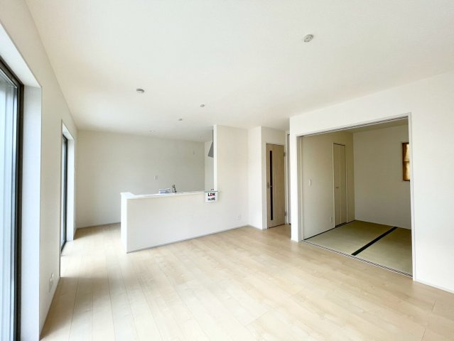 耐震等級３！ご成約プレゼント対象物件！の居間・リビング|２号棟