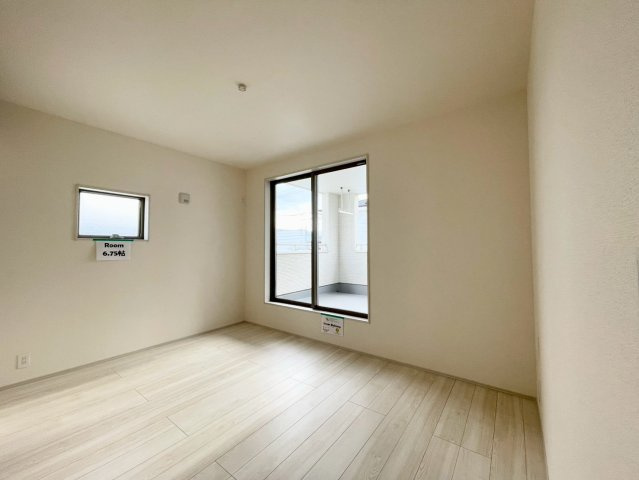 耐震等級３！ご成約プレゼント対象物件！の洋室|日当たり風通しともに良好！明るく朝を迎えられるつくりになっています♪　１号棟