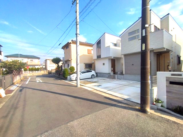 GRAFARE REUSE HOUSE　緑区鏡田　売戸建のその他|前面道路