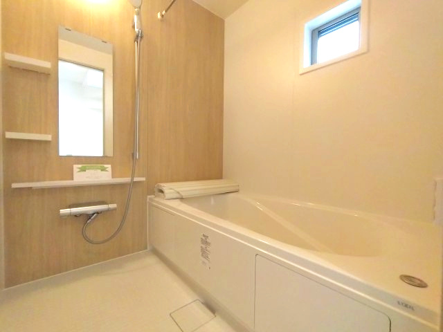 GRAFARE REUSE HOUSE　緑区鏡田　売戸建の浴室|浴室換気乾燥暖房機完備！