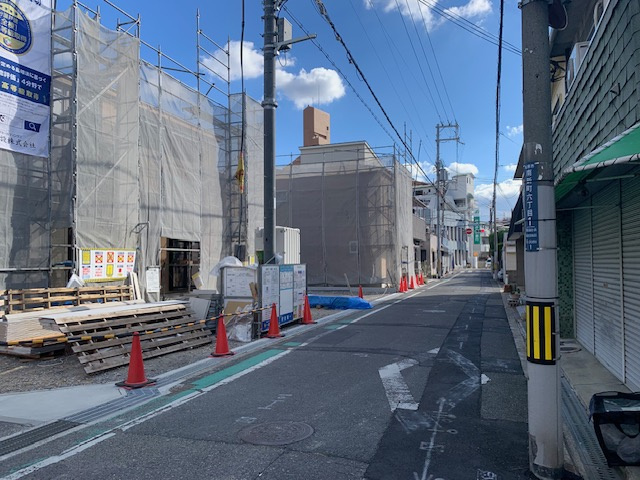 【前面道路含む現地写真】 | Livele Garden.S松原南新町1丁目　3号棟 | 近鉄南大阪線「布忍」駅まで徒歩7分！駅近で、お出かけや通勤通学にも便利な立地です。（2025年12月撮影）