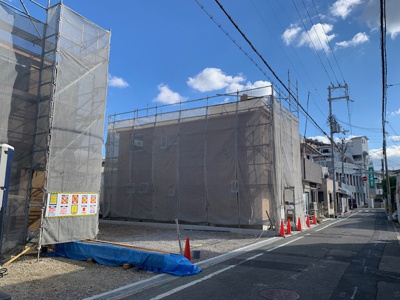 【前面道路含む現地写真】 | Livele Garden.S松原南新町1丁目　3号棟 | 西側幅員約4.6mの公道、北側幅員約4.0mの私道に面した角地！開放感溢れる夢のマイホームが実現します。（2025年12月撮影）