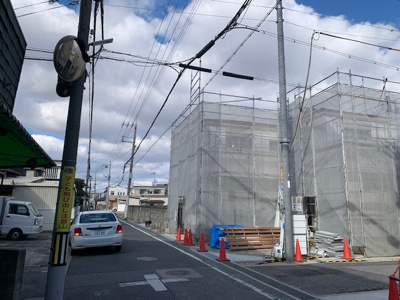 【前面道路含む現地写真】 | Livele Garden.S松原南新町1丁目　3号棟 | 追加工事セット選べる5種類プランをご用意！網戸やLED照明、食洗機など、詳しくはお気軽にお問い合わせください。（2025年12月撮影）