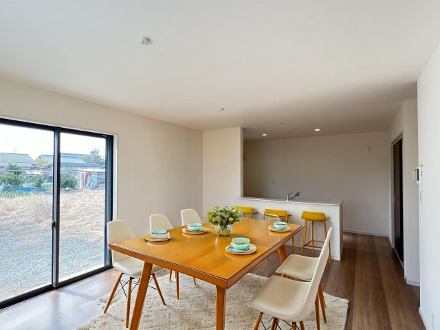 北葛城郡広陵町萱野3期　3号棟の居間・リビング|明るく開放的なLDK