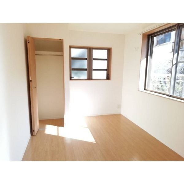 ハーベストコート伯太の居間・リビング|使いやすい居間です