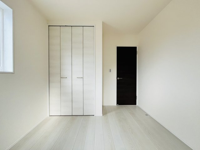 豊明市栄町新左山1-197『仲介手数料無料』新築戸建ての洋室