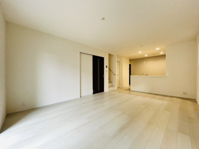 豊明市栄町新左山1-197『仲介手数料無料』新築戸建ての居間・リビング