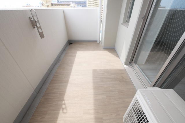 セレニテ西中島アリア壱番館のバルコニー