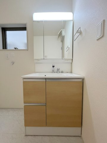 三郷市彦川戸1丁目　新築戸建　全1棟の独立洗面台|同施工会社の参考写真になります。