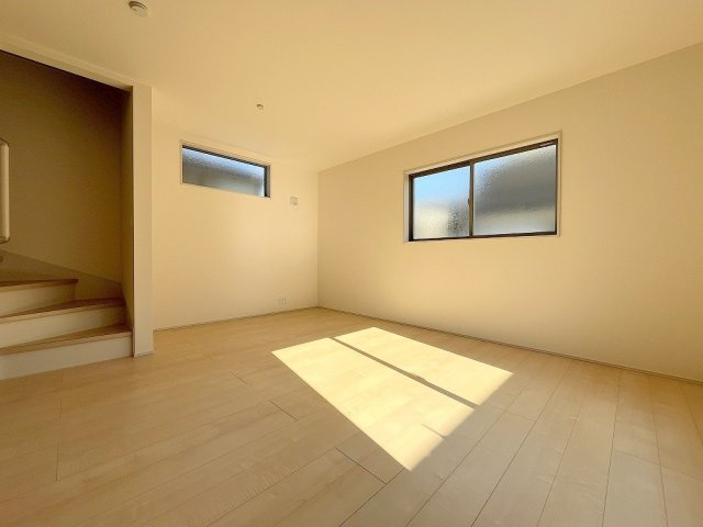 三郷市彦川戸1丁目　新築戸建　全1棟の居間・リビング|同施工会社の参考写真になります。