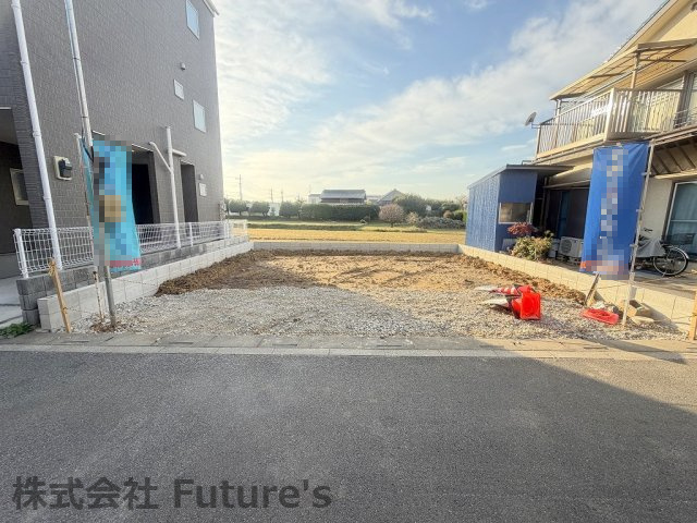 三郷市彦川戸1丁目　新築戸建　全1棟の外観|買い物・外食・日用品が揃うピアラシティ近くで子育てに嬉しい住環境