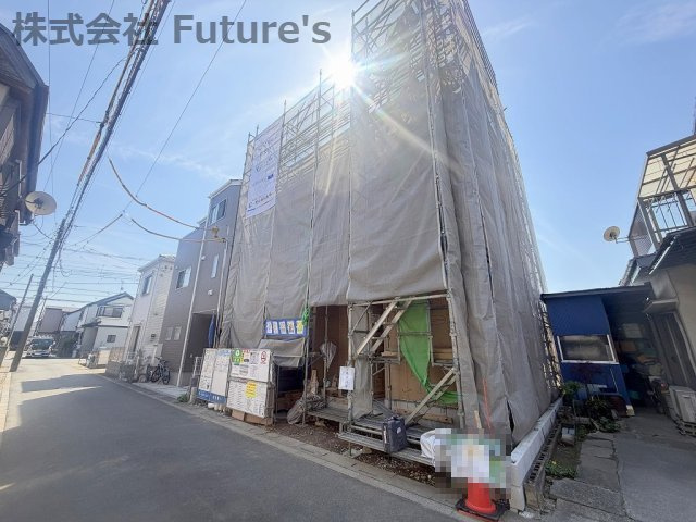 三郷市彦川戸1丁目　新築戸建　全1棟の外観|買い物・外食・日用品が揃うピアラシティ近くで子育てに嬉しい住環境