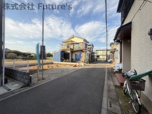 三郷市彦川戸1丁目　新築戸建　全1棟の前面道路含む現地写真|前面道路含む現地写真です。