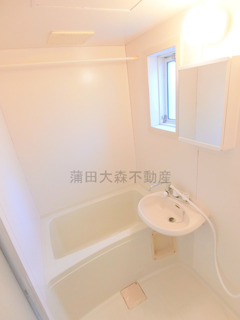 エーデルハイツの浴室|窓付きのバスルーム　浴室　お風呂