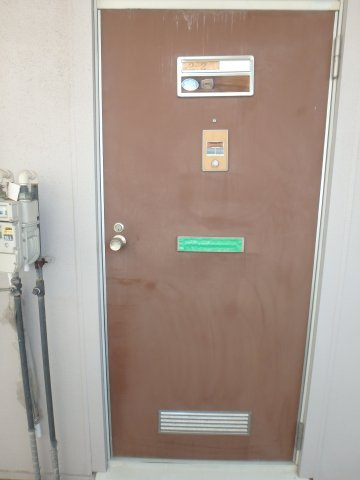 イズミコーポの玄関