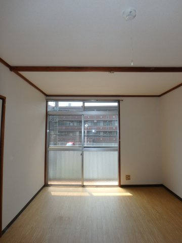 イズミコーポの洋室