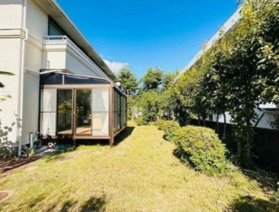 【庭】 | 芦屋市奥池町　中古戸建 | サンルームから南向きのお庭が見渡せます