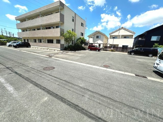 Flora若狭の駐車場