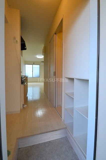 エストレビータ草津Ⅱの玄関