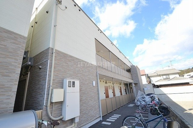 エストレビータ草津Ⅱの外観