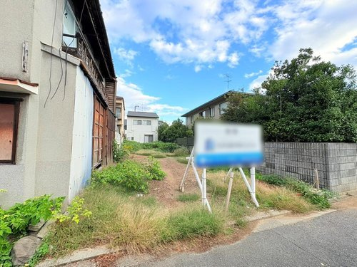 太秦藤ケ森町　建築条件無土地の前面道路含む現地写真|【現地】並列駐車が２台可能な間口となっております♪