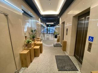 【ロビー】 | EQUUS心斎橋 | KAZU.IT.BLDG　ロビー