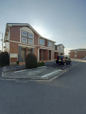 【駐車場】 | メアリー・ローズ　Ⅲ | 駐車場に車を止められます