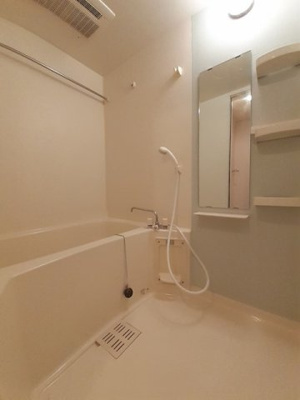 【浴室】 | メアリー・ローズ　Ⅲ | きれいなお風呂です