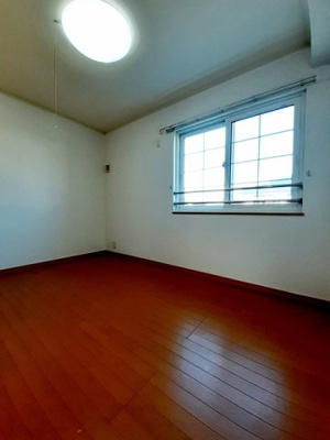 【内装】 | メアリー・ローズ　Ⅲ | 内装は落ち着いています