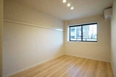 【内装】 | レオナ雅 | 別のお部屋の写真です。