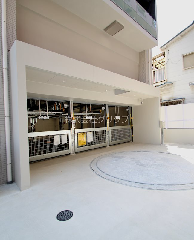 LUMEED横濱南の駐車場