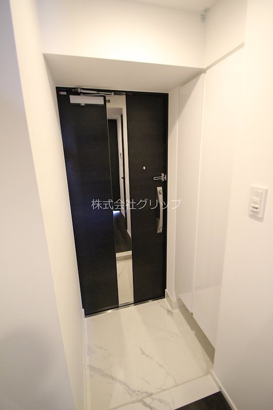 LUMEED横濱南の玄関