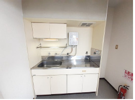 草津市桜ケ丘５丁目の倉庫のキッチン