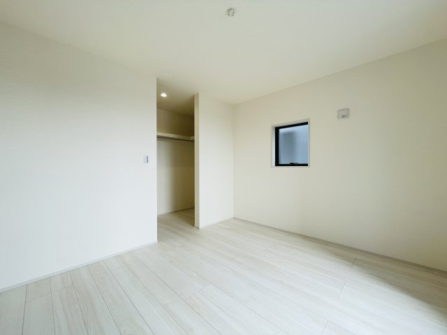 【寝室】 | 熊谷市万平町第3   LiveleGarden.s　新築戸建　全4棟　2号棟