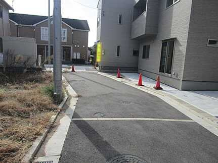 安佐南区八木８丁目の前面道路含む現地写真
