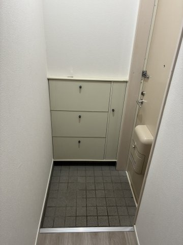 クレセントヴィラージュ亀田の玄関