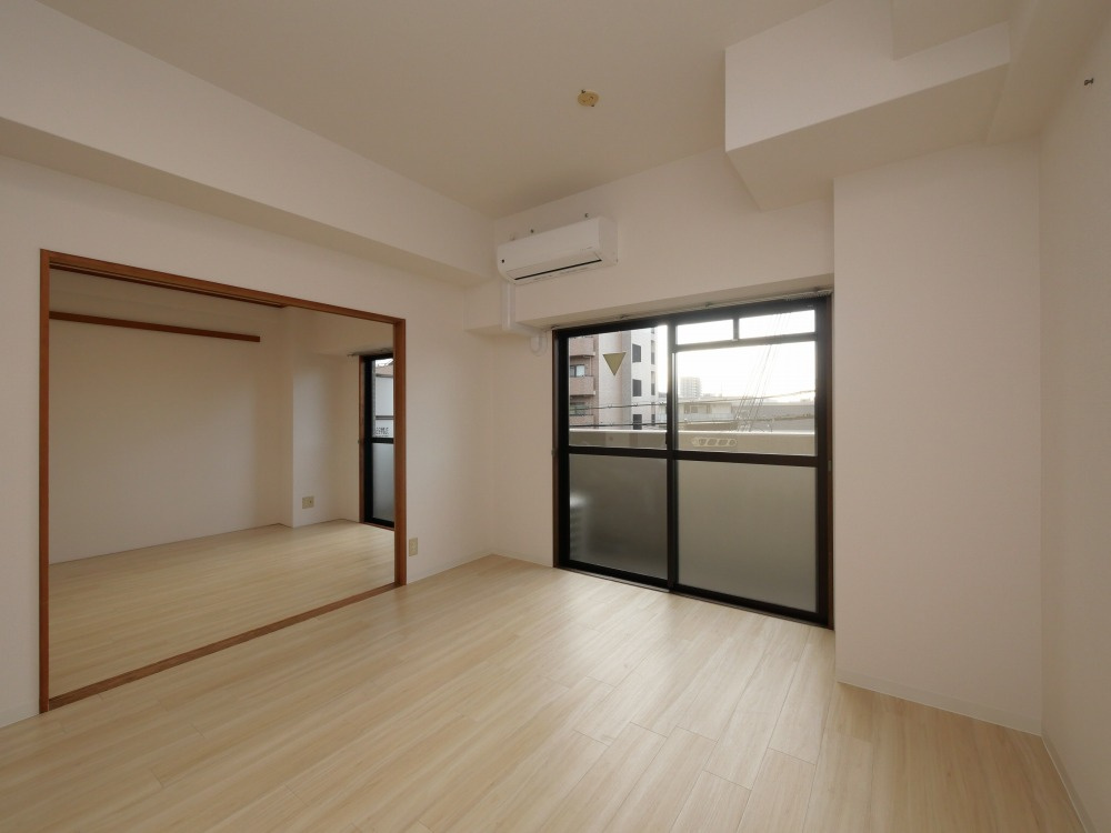 フォレスタ育和の居間・リビング