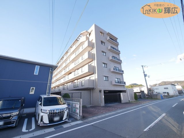 【外観】 | ロワイヤル岡田・手柄山公園　6階