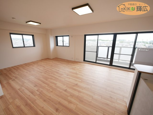  | ロワイヤル岡田・手柄山公園　6階