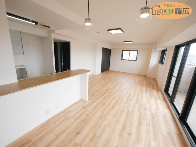 【駐輪場】 | ロワイヤル岡田・手柄山公園　6階