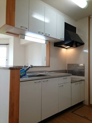 【キッチン】 | サンリット・ベル | コンパクトなキッチンで掃除もラクラク