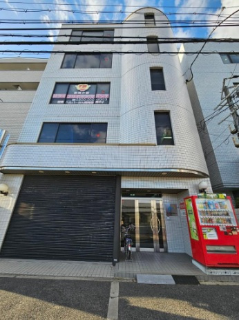 ライズＯＴＭビルの外観