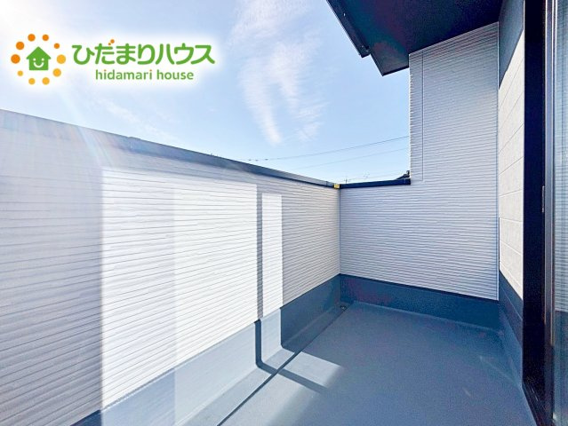 【バルコニー】 | ひたちなか市高場7期　新築戸建 | 広々としたバルコニーは、大量の洗濯物を干しても余裕！お布団だって、家族全員分をいっきに干せますね(^O^)